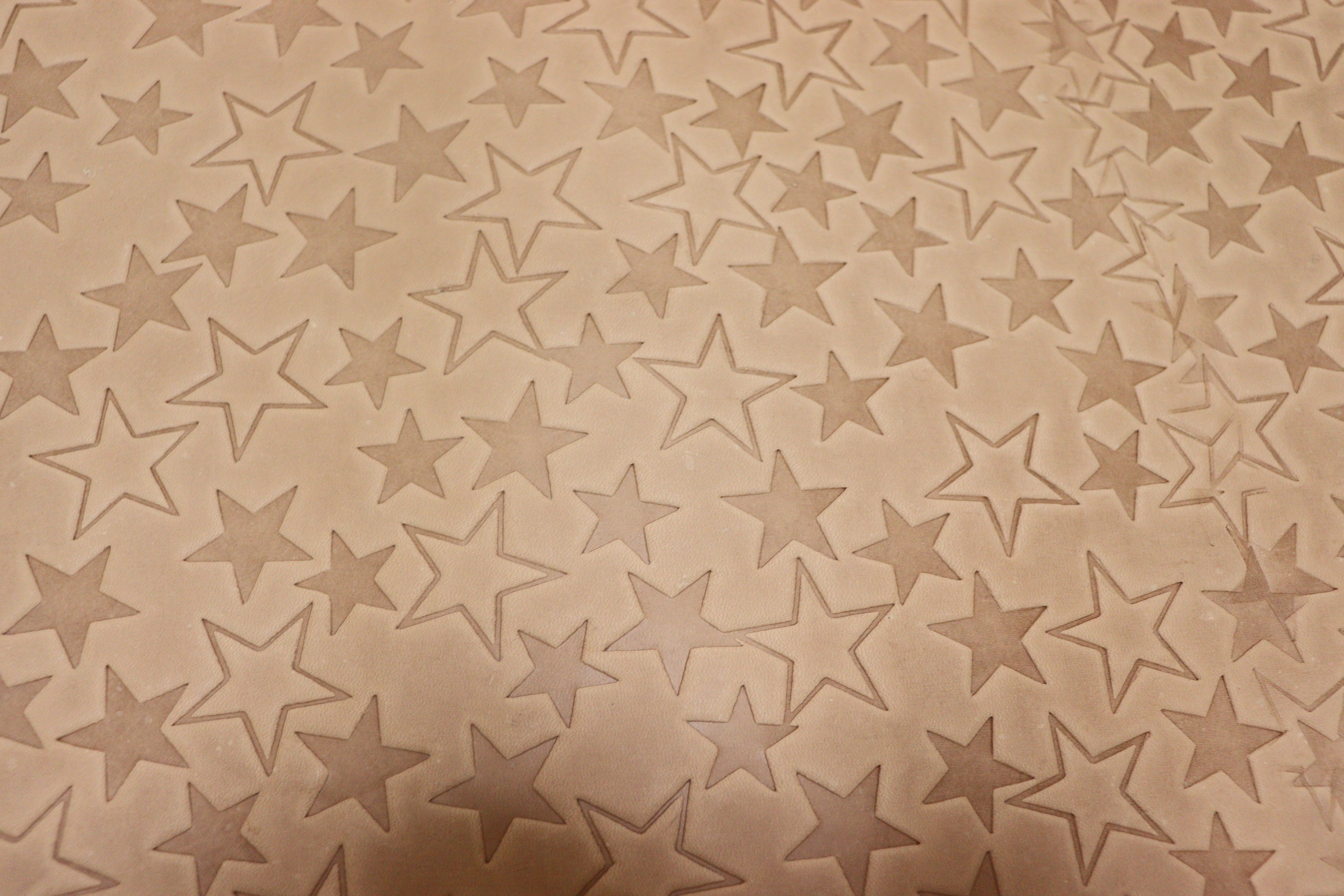 ヌメ太郎 ds35円！新入荷！スター型押し 生成り ヌメ革 80ds – 【レザークラフト