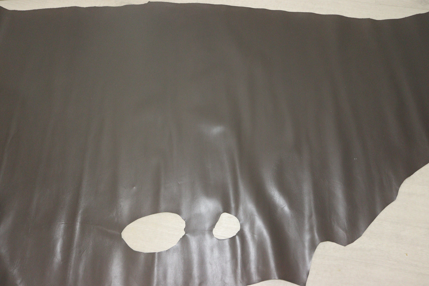 ds25円!新入荷!顔料仕上げ オリーブグレー スムース加工 183ds