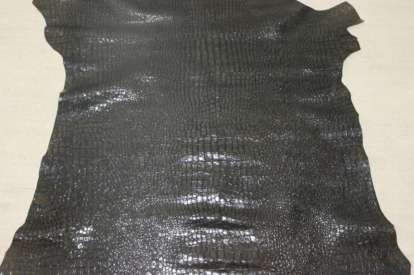 ds30円!新入荷!エナメル クロコ型押し グレー 90ds