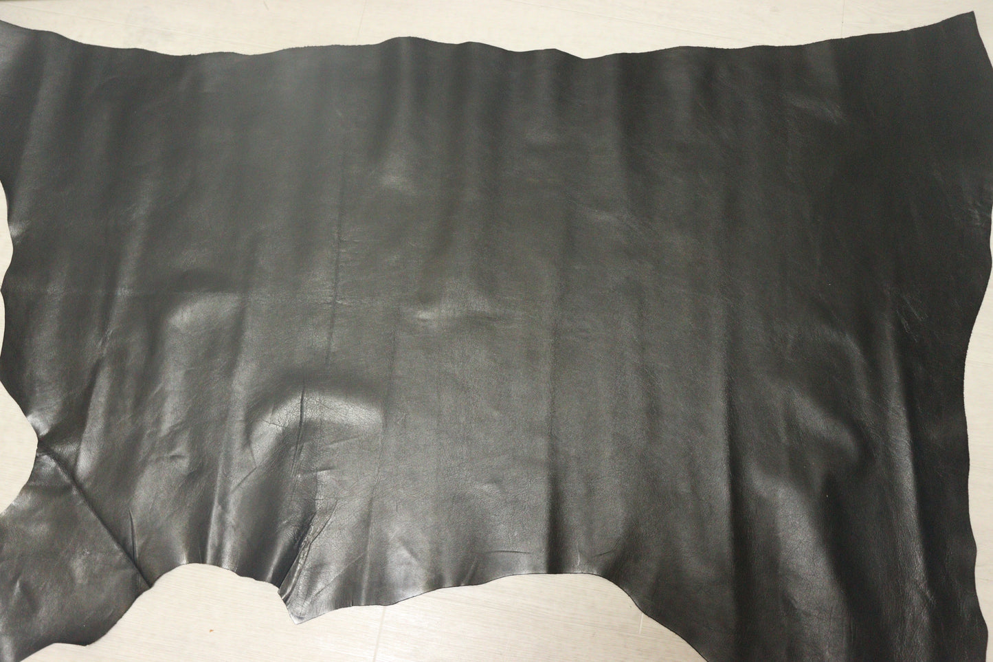 ds28円! 新入荷!新喜 ブラック スムース加工 馬革 98ds