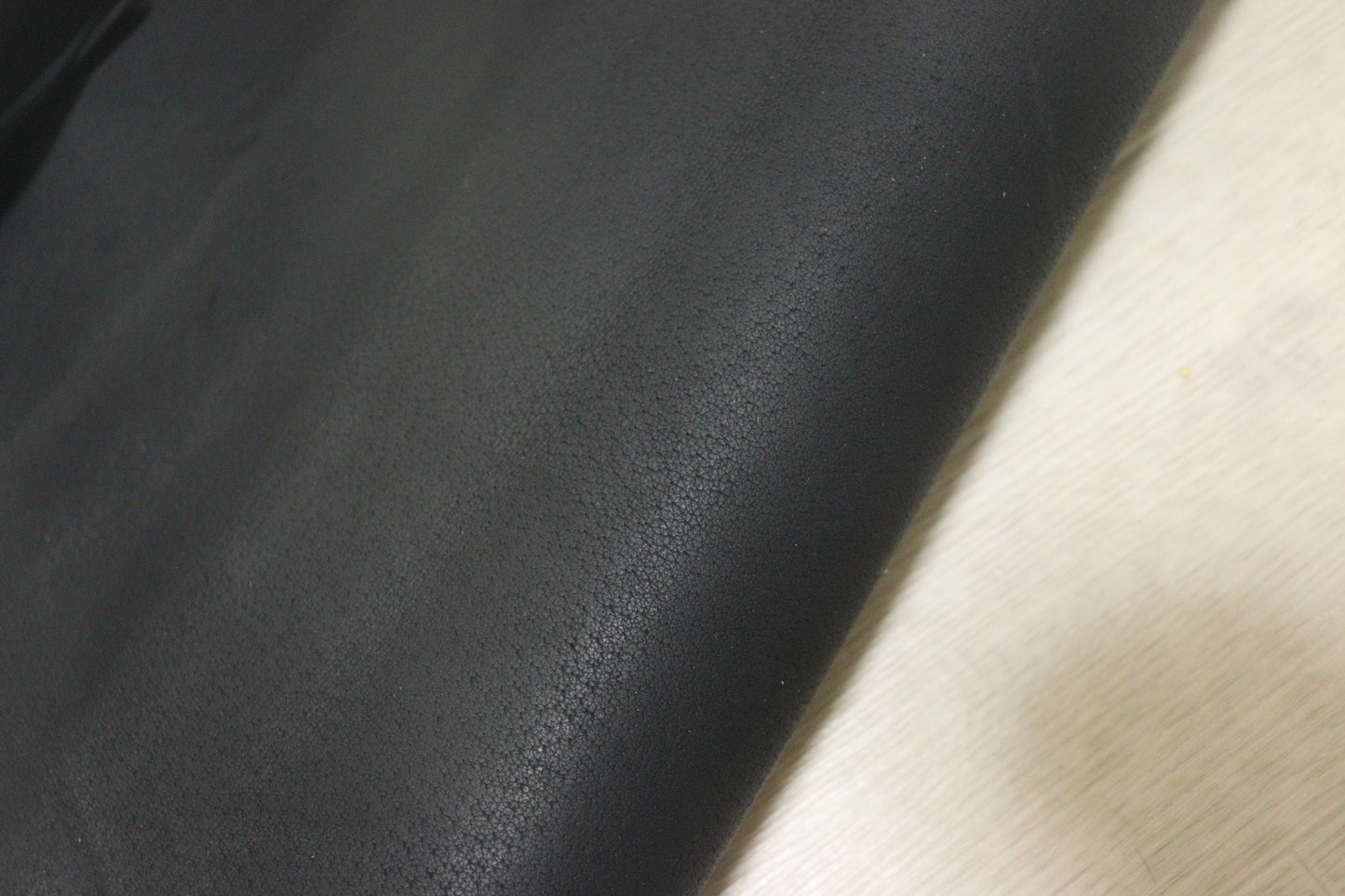 ds28円!新入荷!豚ヌメ オイルワックス ブラック 119ds