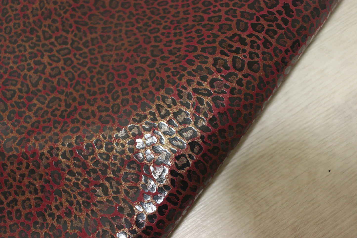 ds30円!新入荷!ヒョウ柄プリント ワインレッド 80ds