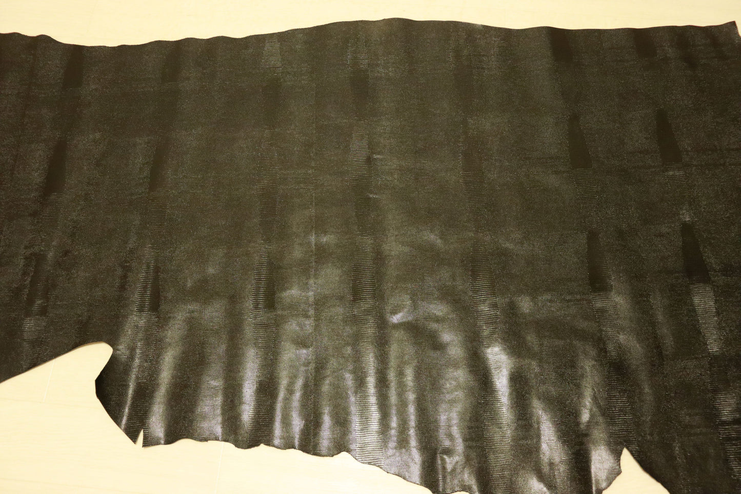 ds25円!新入荷!姫路レザー ブラック リザード型押し 200ds