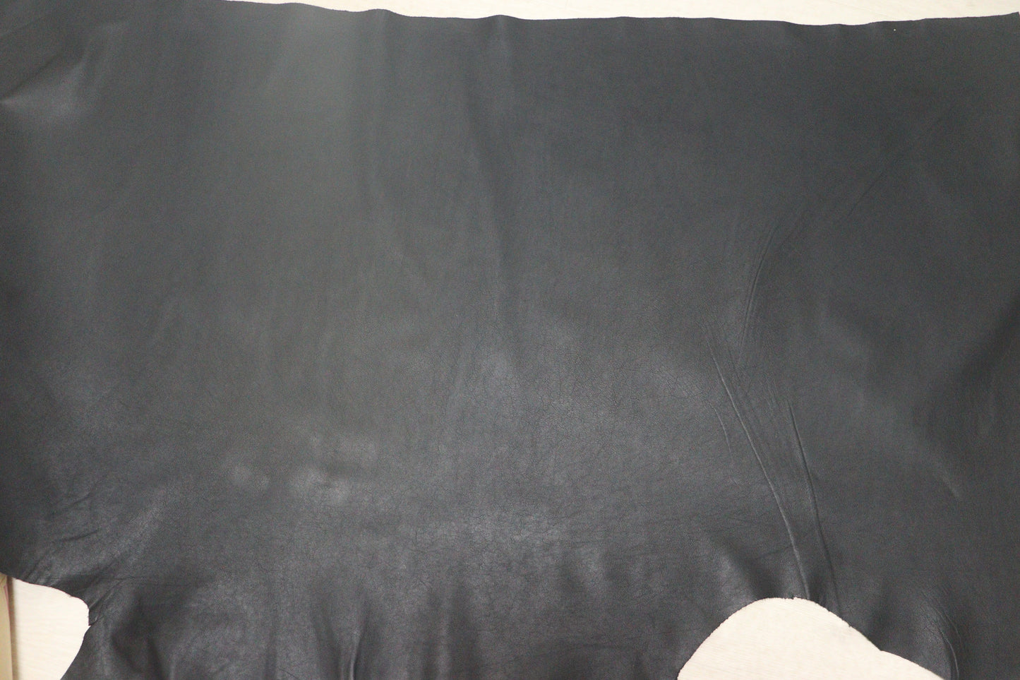 ds50円!イタリアンレザー オイルヌメ ブラック スムース加工 168ds