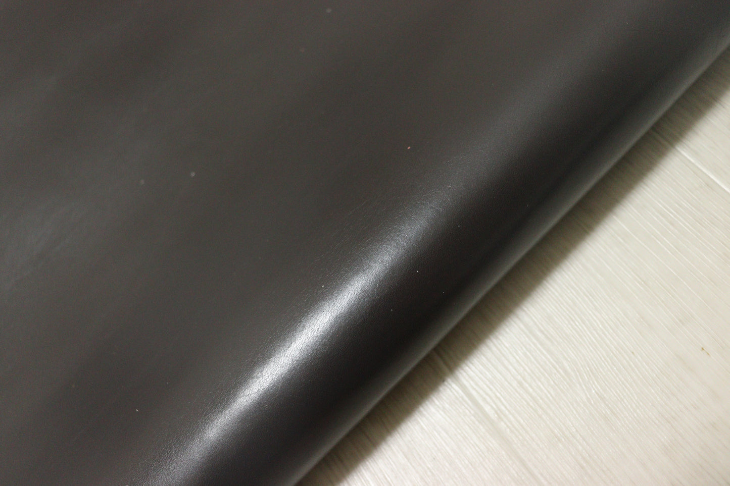 ds28円!新入荷!ダークブラウン スムース加工 255ds