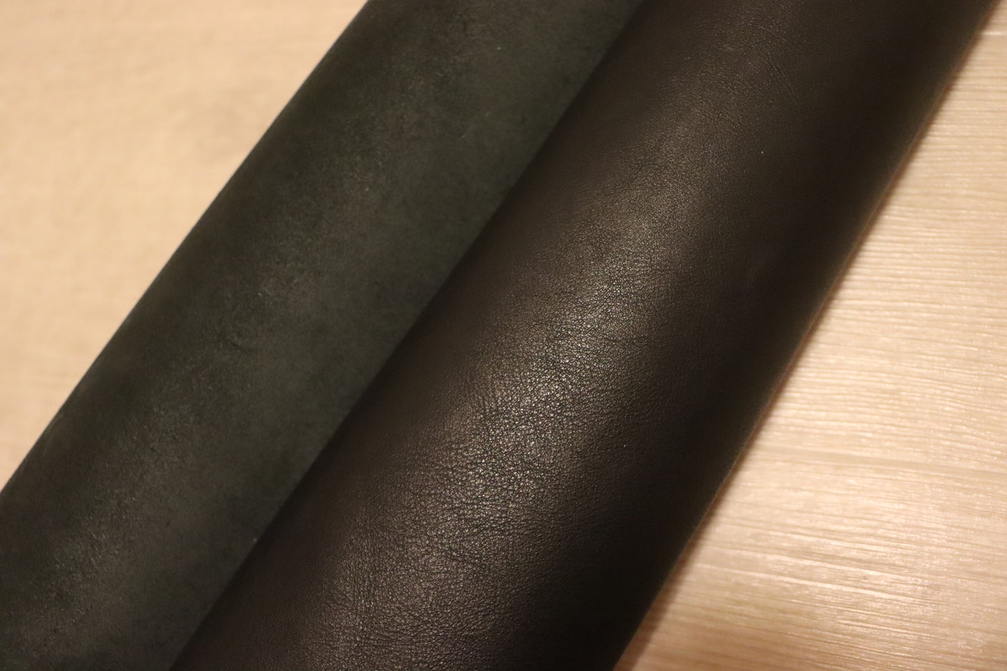 ds60円!イタリアンレザー ヌメ革 ブラック キップ オイルヌメ 140ds