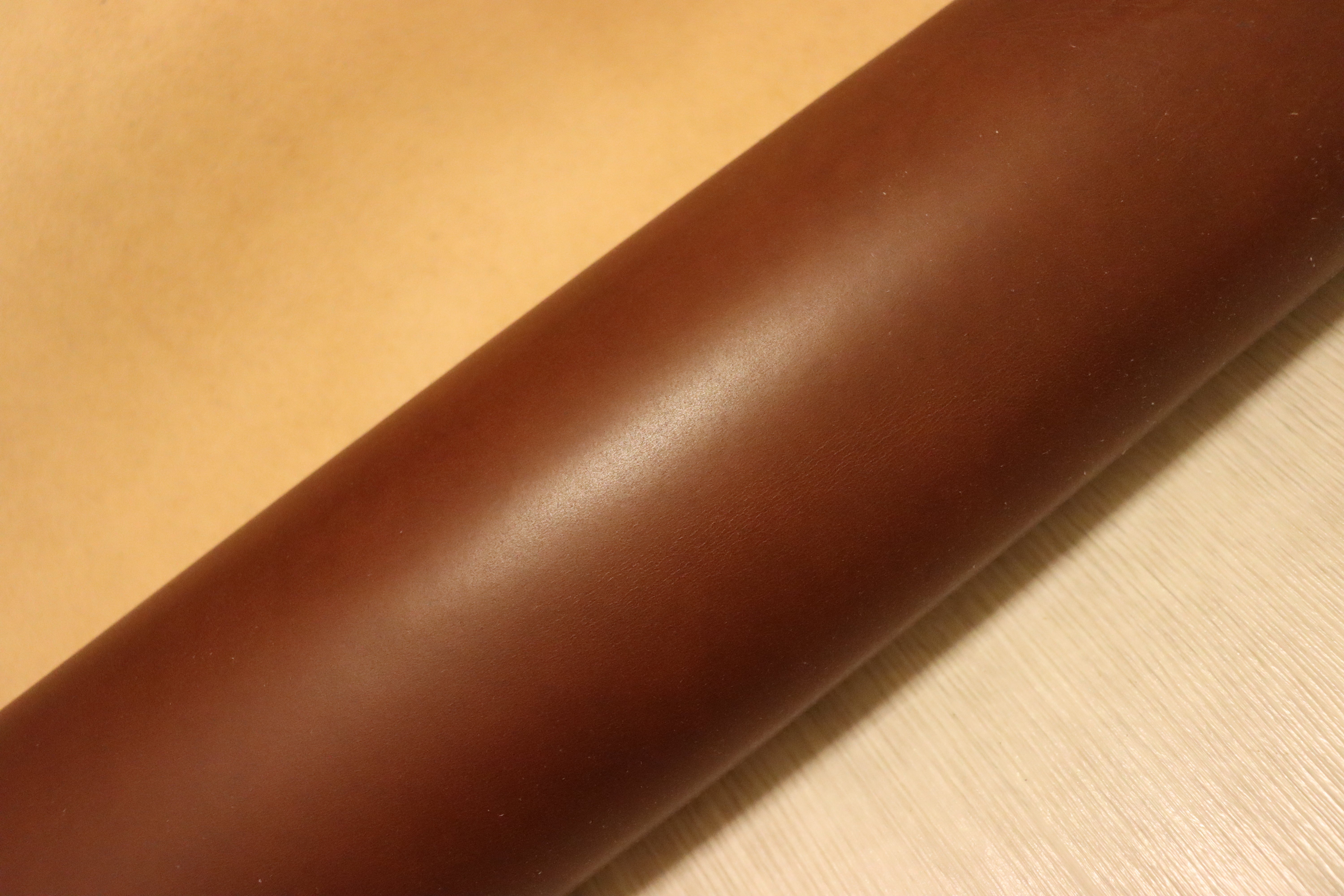 ds60円！新入荷！イタリアンレザー ヌメ革 アニリン仕上げ キャメル