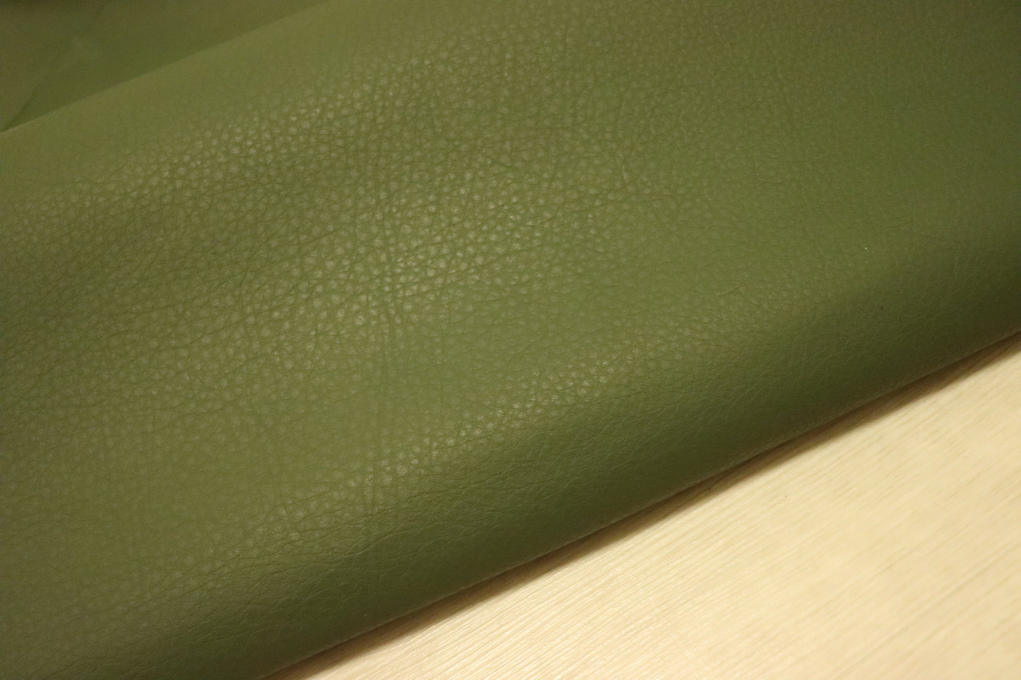 ds30円!新入荷!イタリアンレザー ディア調 シュリンク加工 グリーン 278ds
