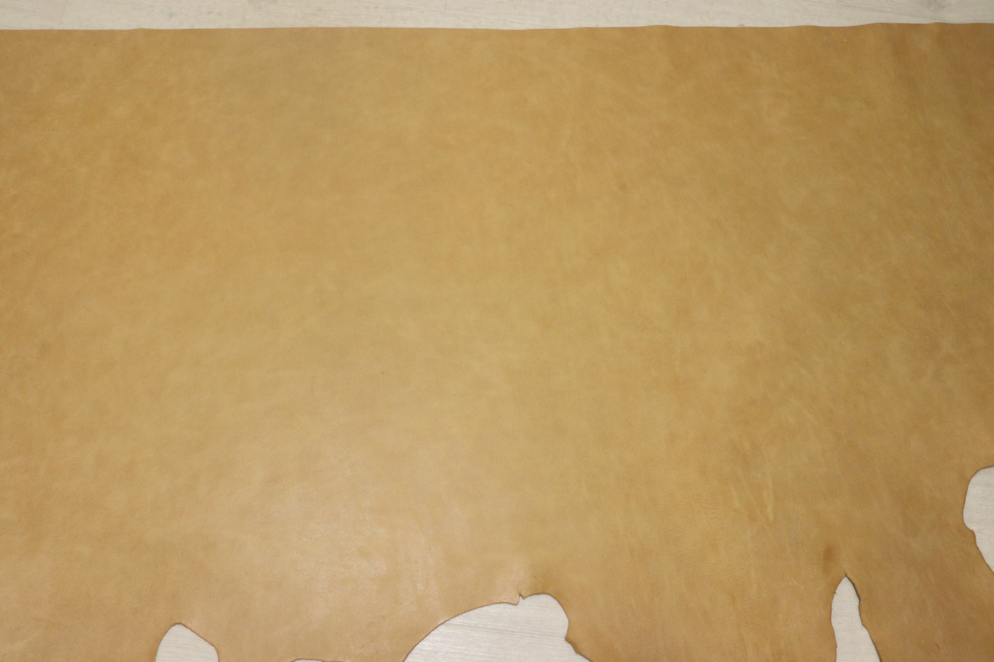 ds30円!新入荷!イタリアンレザー セミベジタブル プルアップ加工 ナチュラル 246ds