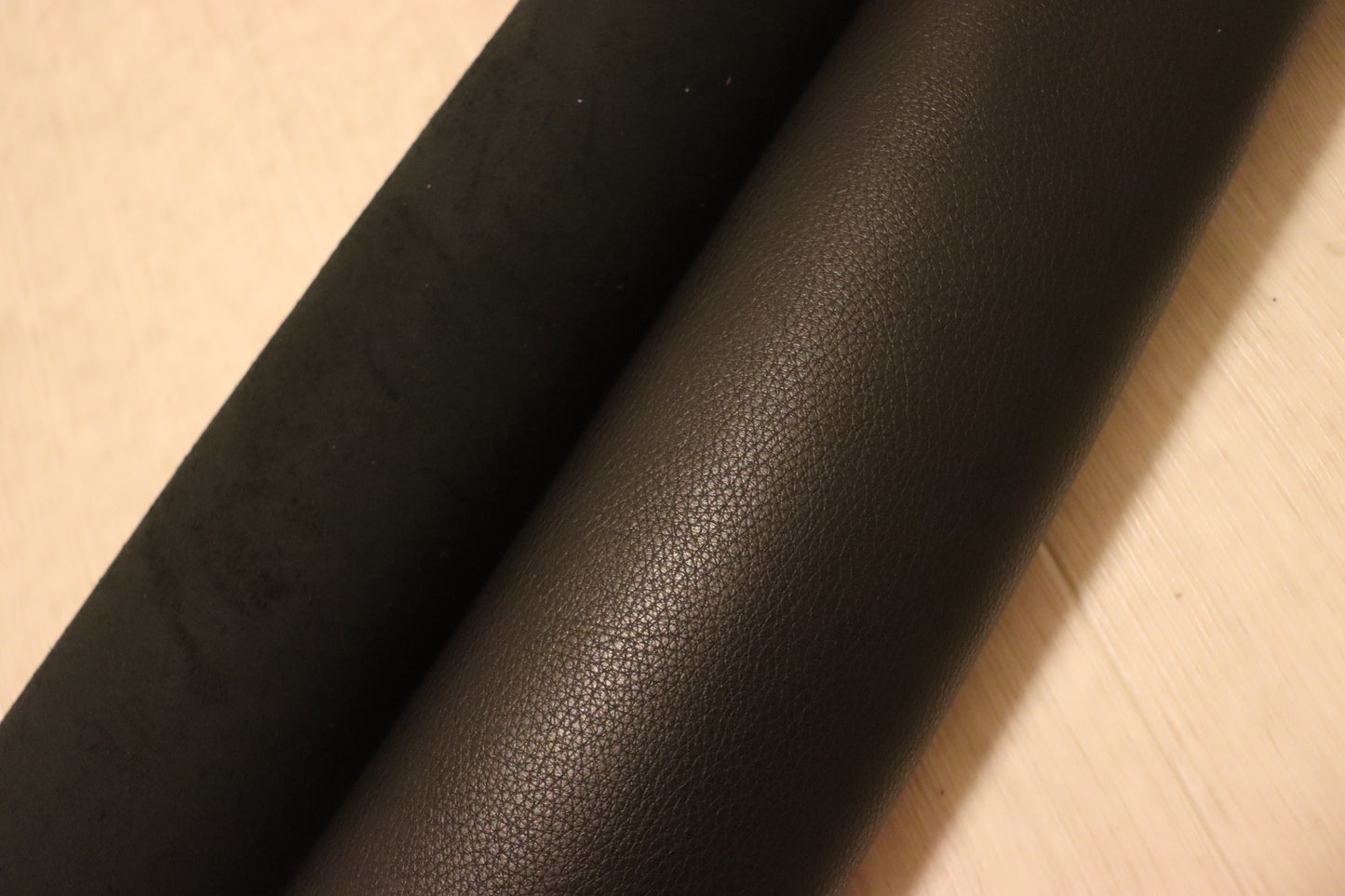 ds60円!イタリアンレザー シュリンク加工 ブラック ヌメ革 168ds