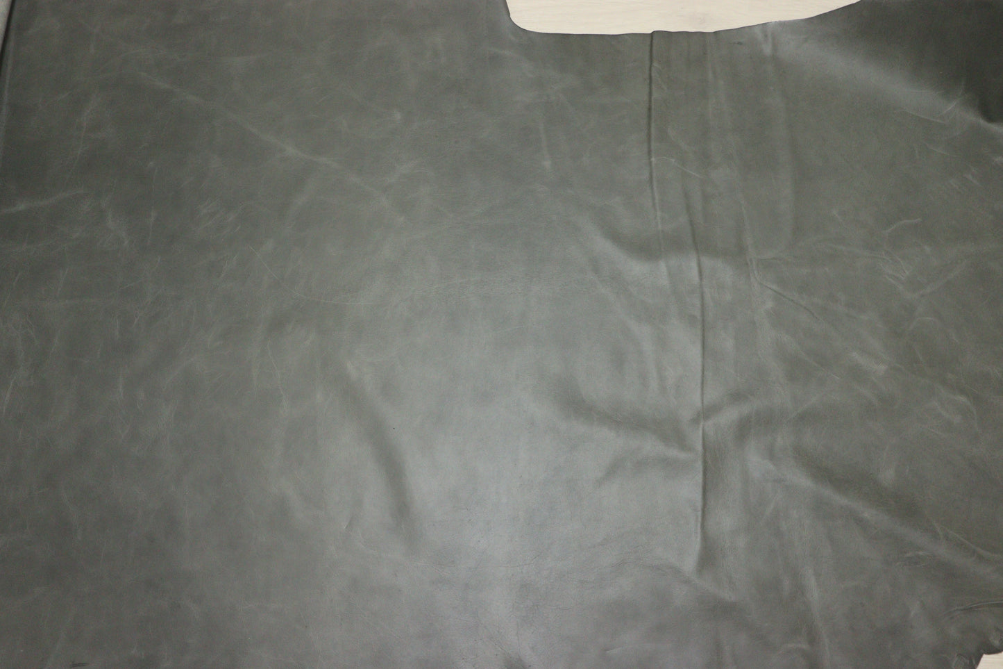 ds30円!新入荷!イタリアンレザー ダークグレー プルアップ加工 269ds