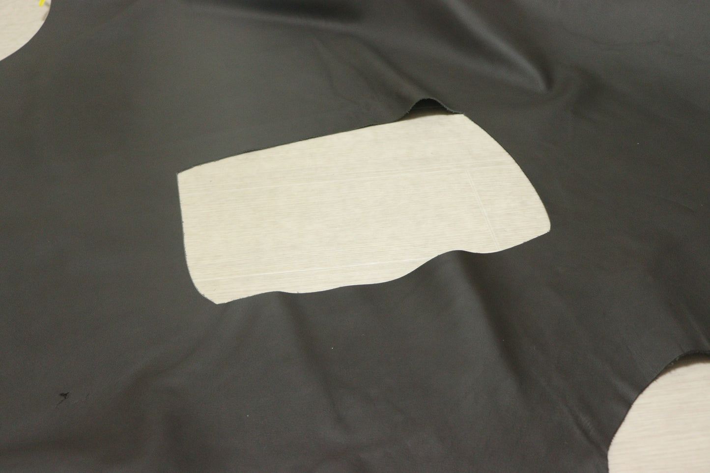 ds25円!新入荷!イタリアンレザー ダークオリーブ 弱シュリンク加工 248ds