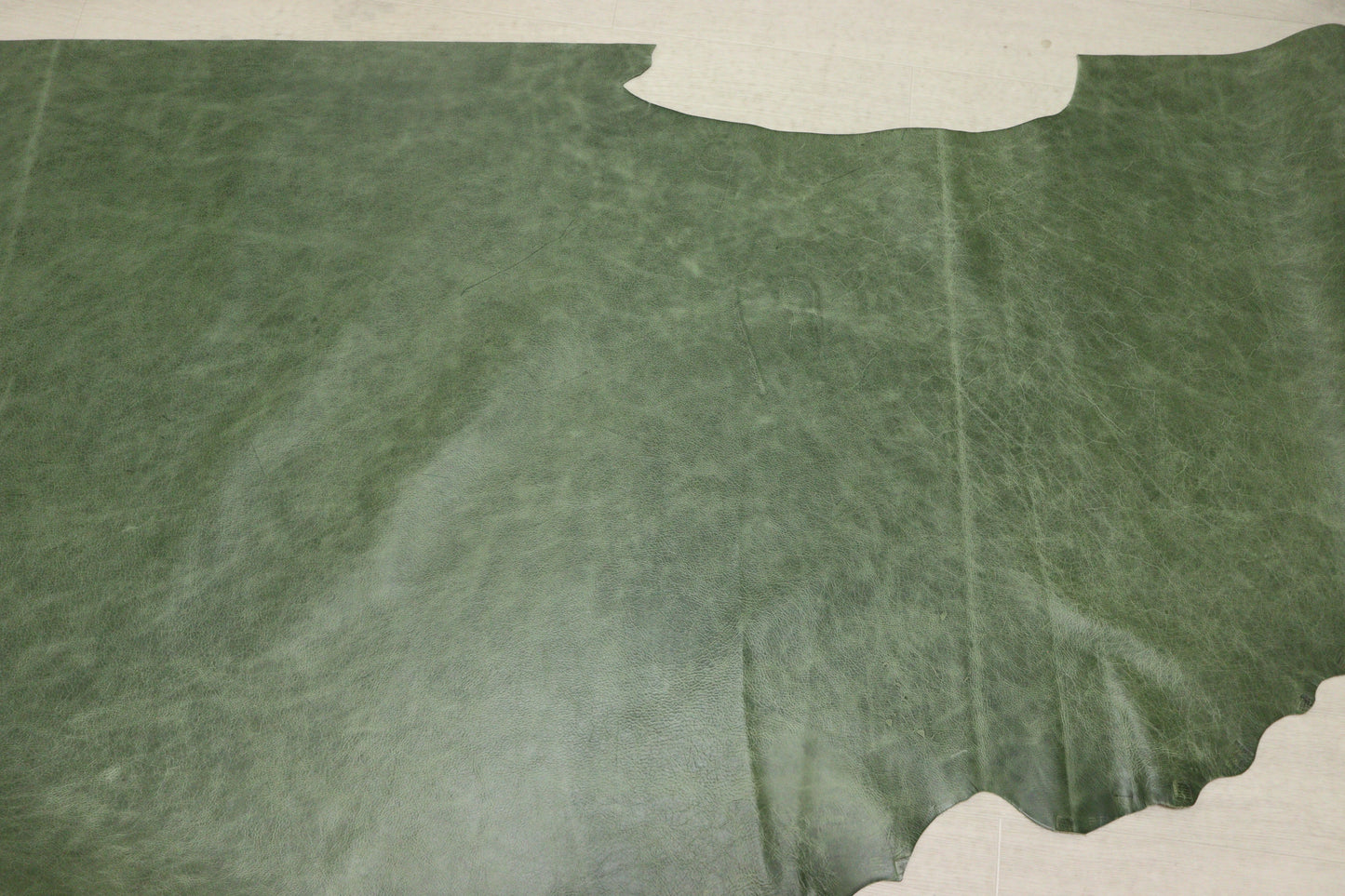 ds28円!新入荷!イタリアンレザー オイルプルアップ ピーグリーン 229ds