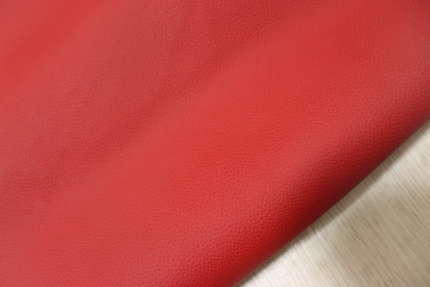 ds28円!新入荷!イタリアンレザー 顔料仕上げ シボ型押し ダークレッド 264ds