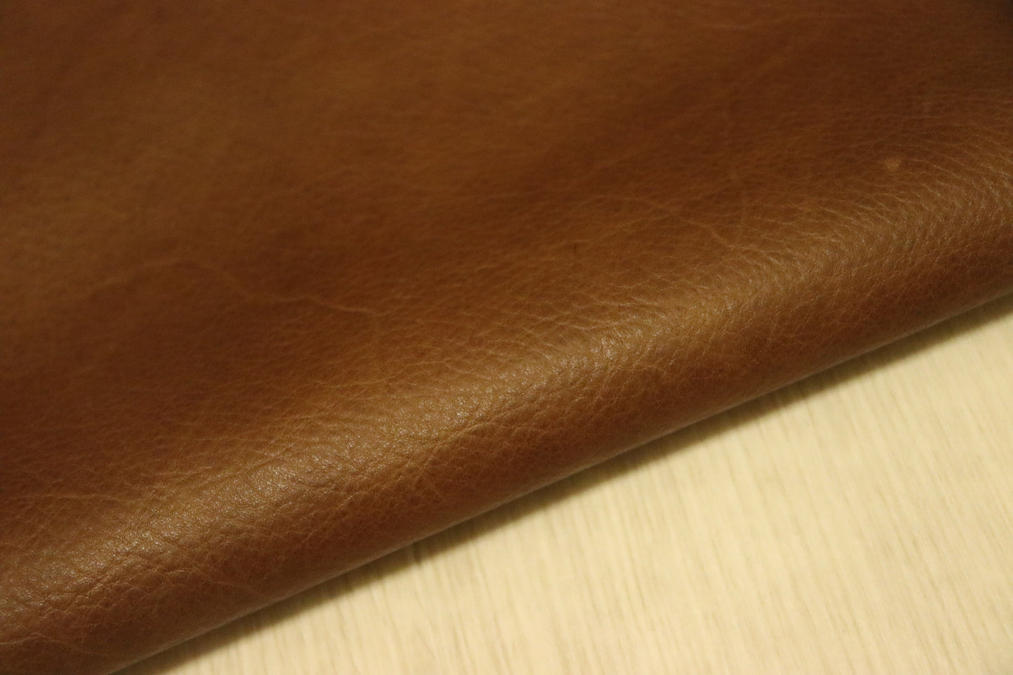 ds28円!新入荷!イタリアンレザー もちもち シュリンク加工 マロンブラウン 247ds