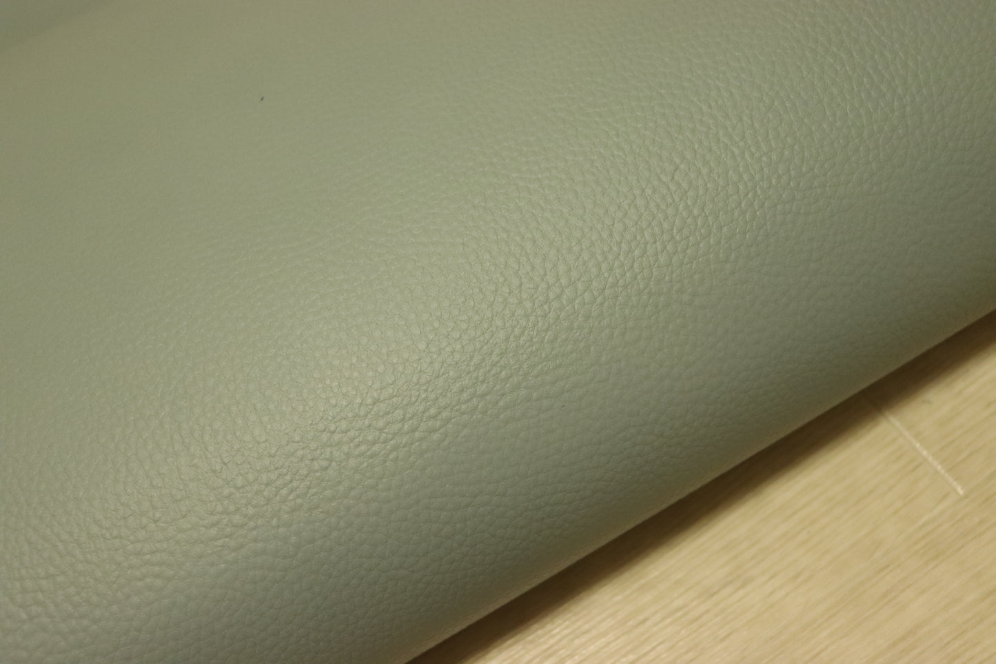 ds28円!新入荷!姫路レザー 顔料仕上げ ウォーターグリーン シボ型押し 230ds