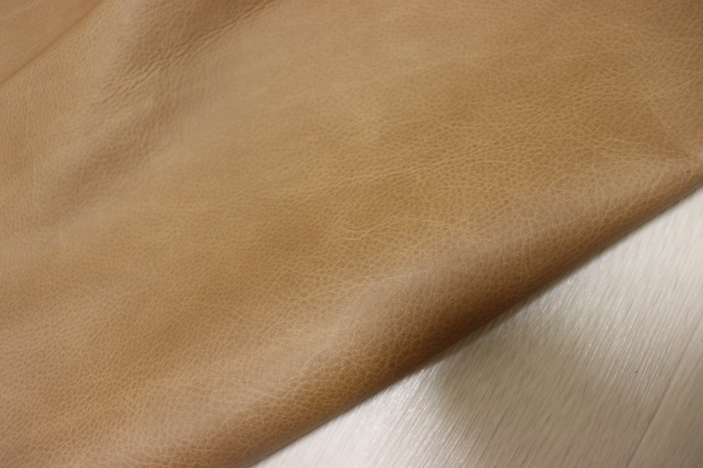 ds30円!新入荷!イタリアンレザー もちもち ナチュラルブラウン シュリンク加工 289ds