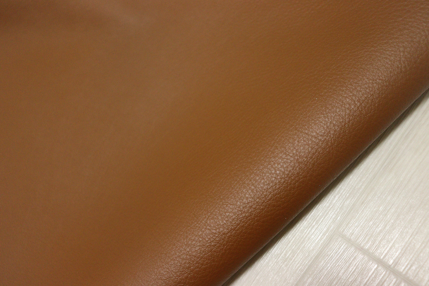 ds30円!新入荷!イタリアンレザー もちもち キャメルブラウン シュリンク加工 265ds