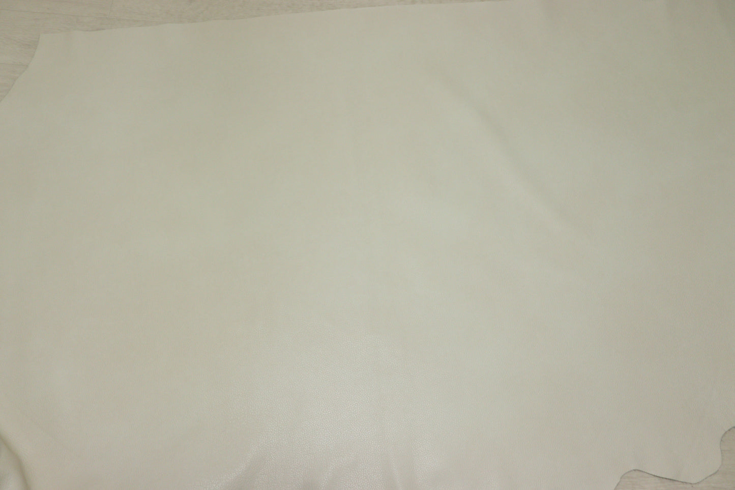 ds30円!新入荷!イタリアンレザー アンチック オフホワイト シュリンク加工 244ds