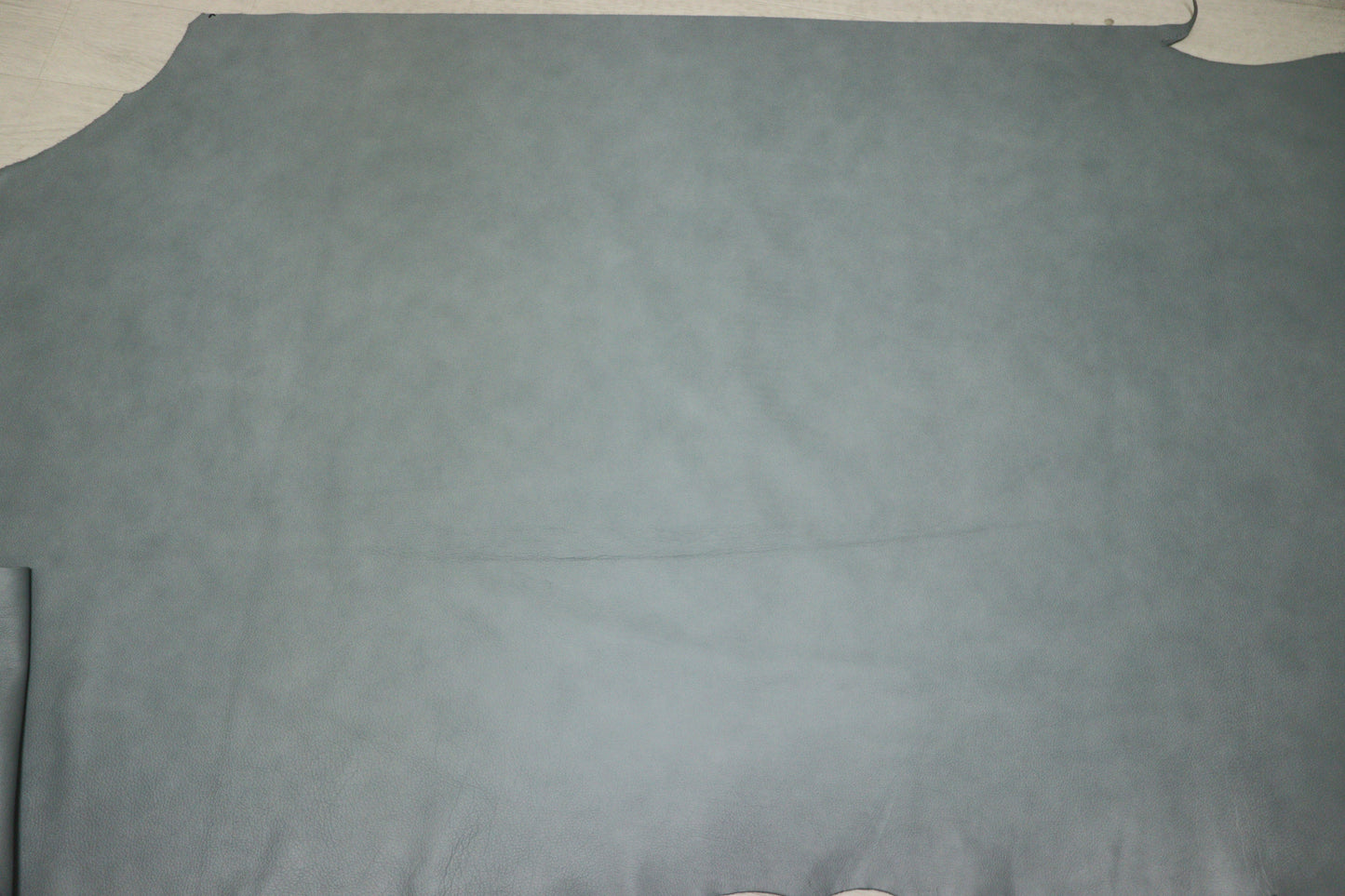 DS30円!新入荷!イタリアンレザー もちもち ライトブルー シュリンク加工 265DS