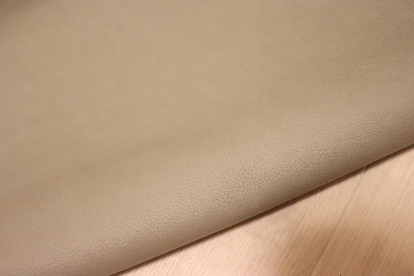 ds30円!新入荷!イタリアンレザー ディア調 ライトグレー シュリンク加工 219ds