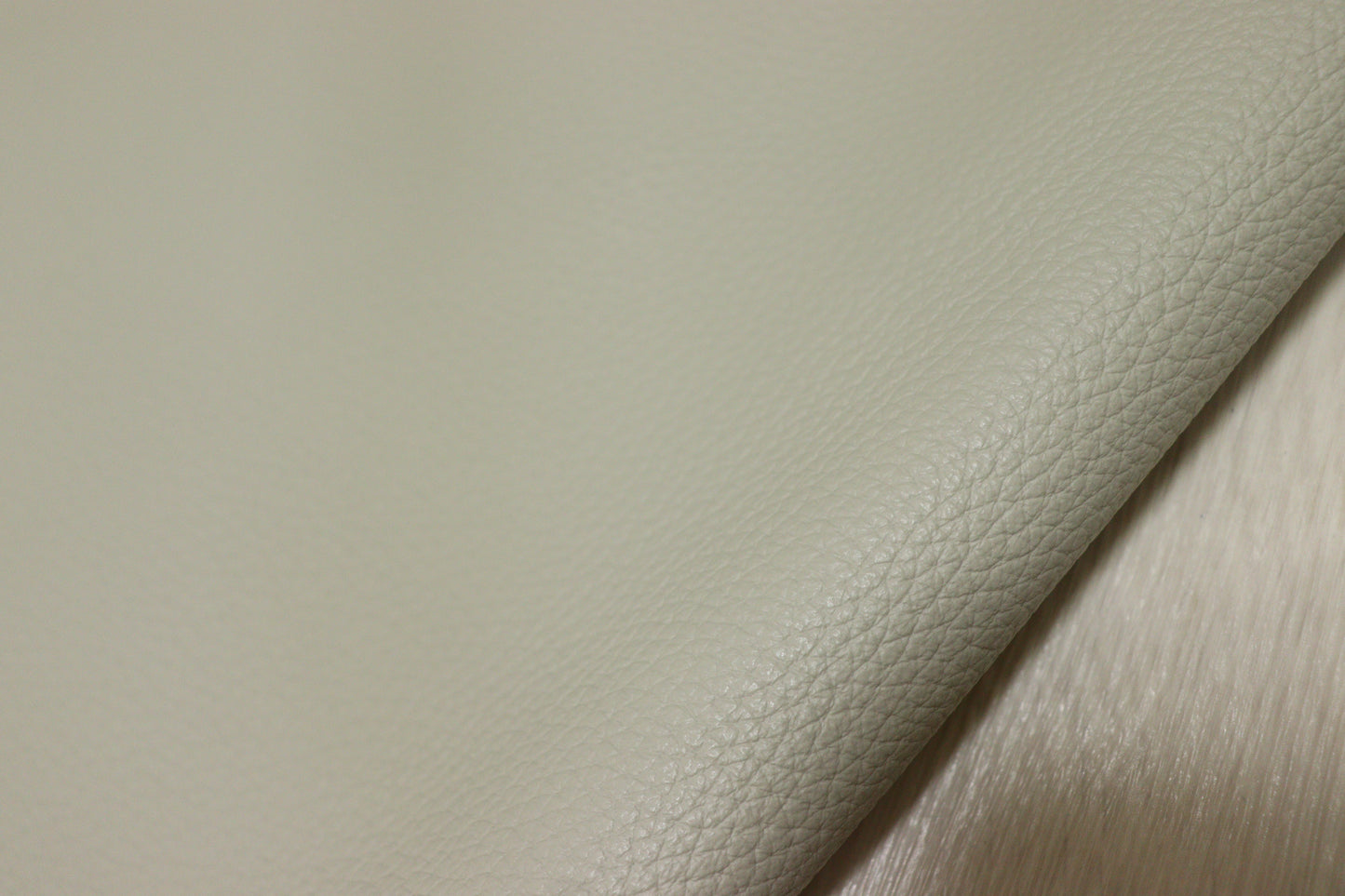 ds30円!新入荷!イタリアンレザー もちもち サンドベージュ シュリンク加工 220ds