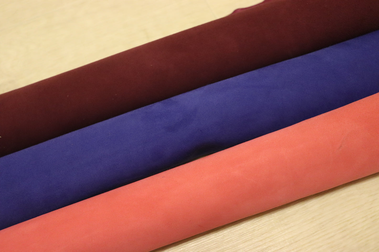 ds25円!新入荷!シルキースウェード カラフル3枚セット 124ds
