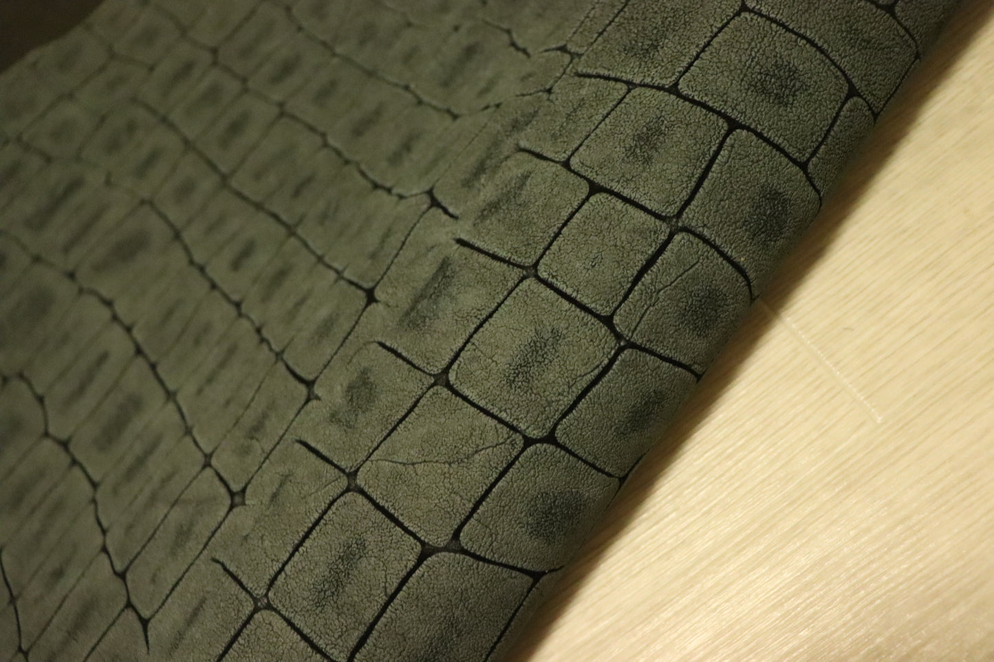 DS70円!イタリアンレザー ショルダー ウォッシュ加工 クロコ型押し 100DS