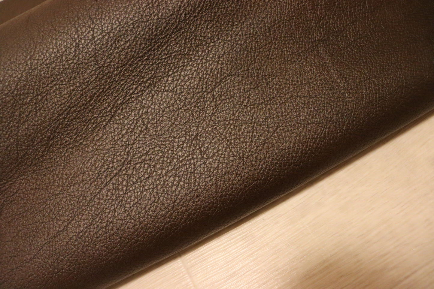 ds30円!新入荷!イタリアンレザー ディア調 シュリンク加工 ヴィンテージブラウン 222ds