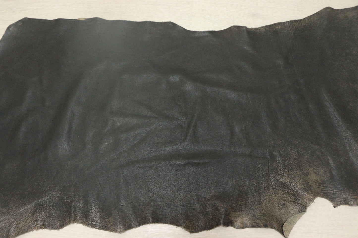 ds50円!新入荷!イタリアンレザー もちもち ウォッシュ加工 ヌメ革 130ds