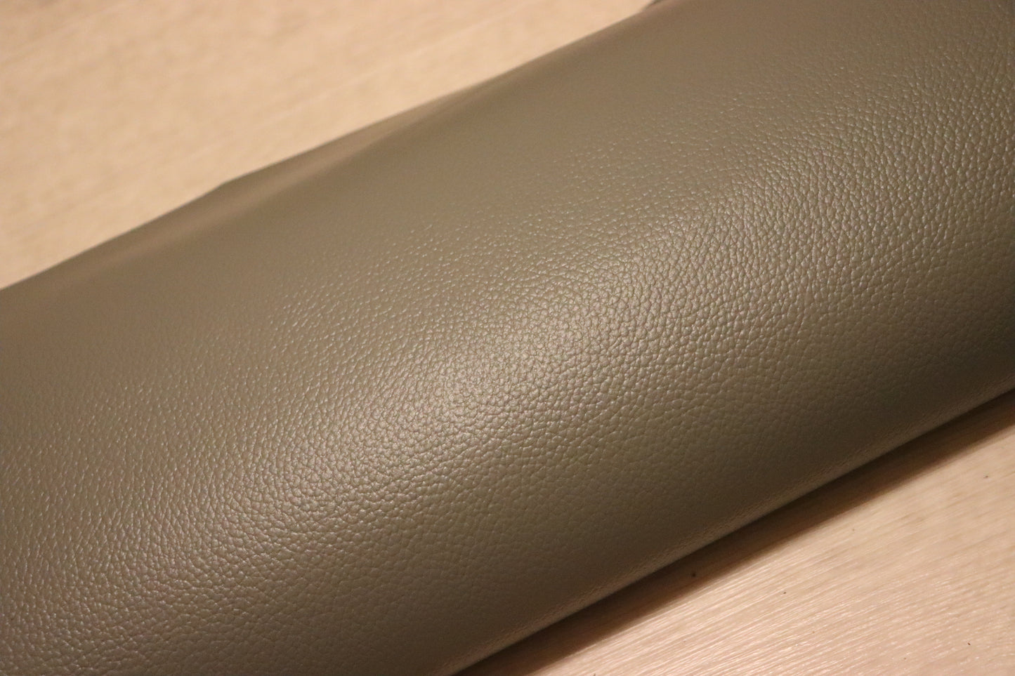 ds28円!新入荷! 姫路レザー 顔料仕上げ ライトグレー系 シボ型押し 230ds