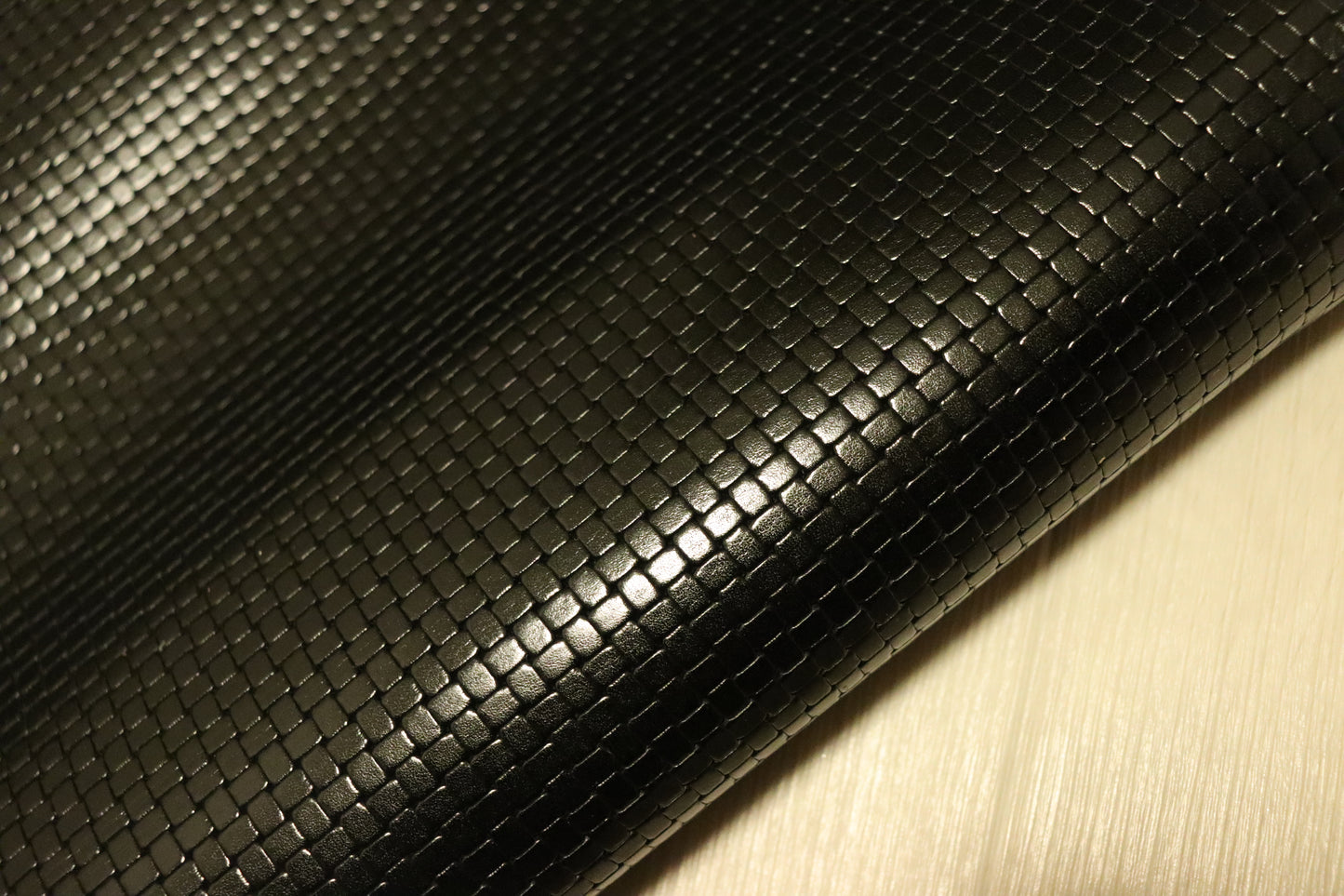 ds25円!SALE!姫路レザー ブラック メッシュ型押し 263ds