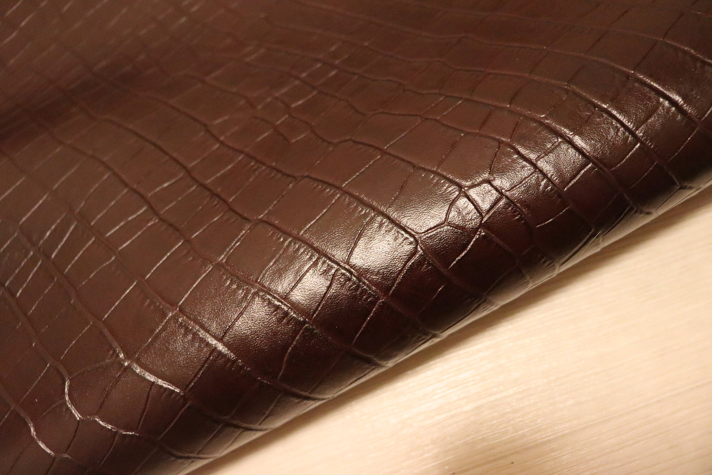 ds28円!新入荷!姫路レザー 顔料仕上げ クロコ型押し ボルドー 240ds