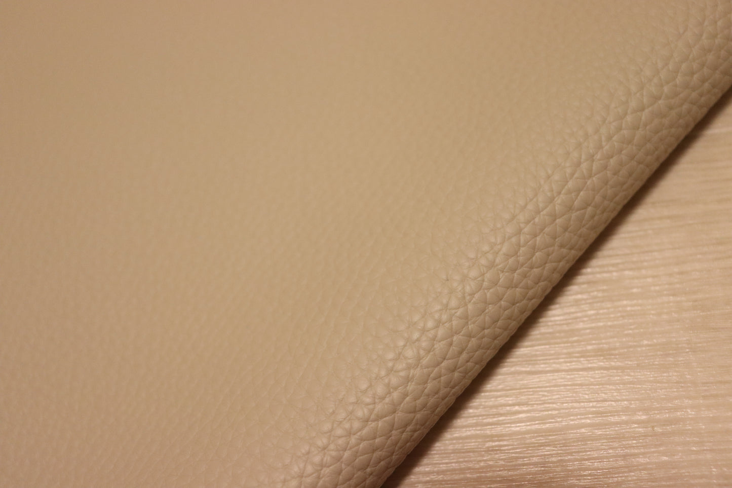 ds30円!新入荷!イタリアンレザー もちもち サンドベージュ シボ型押し 125ds