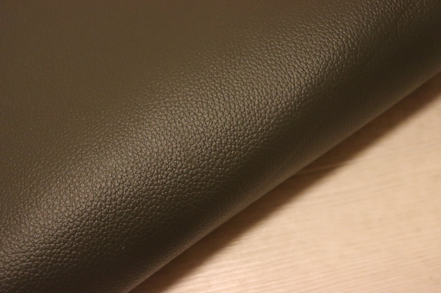 ds28円!姫路レザー 顔料仕上げ ダークグレー シボ型押し 200ds