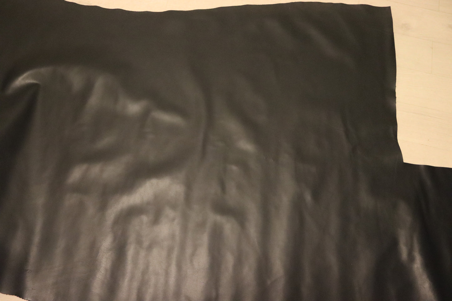 ds28円!新入荷!ネイビー スムース加工 大きめハギレ 220ds