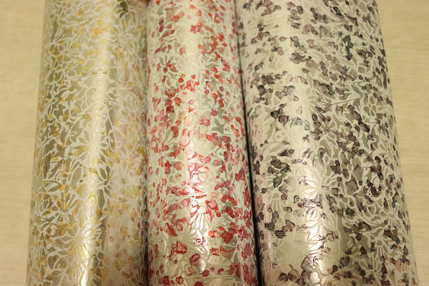 ds28円!新入荷!メタリックシルバー フローラ型押し 99ds