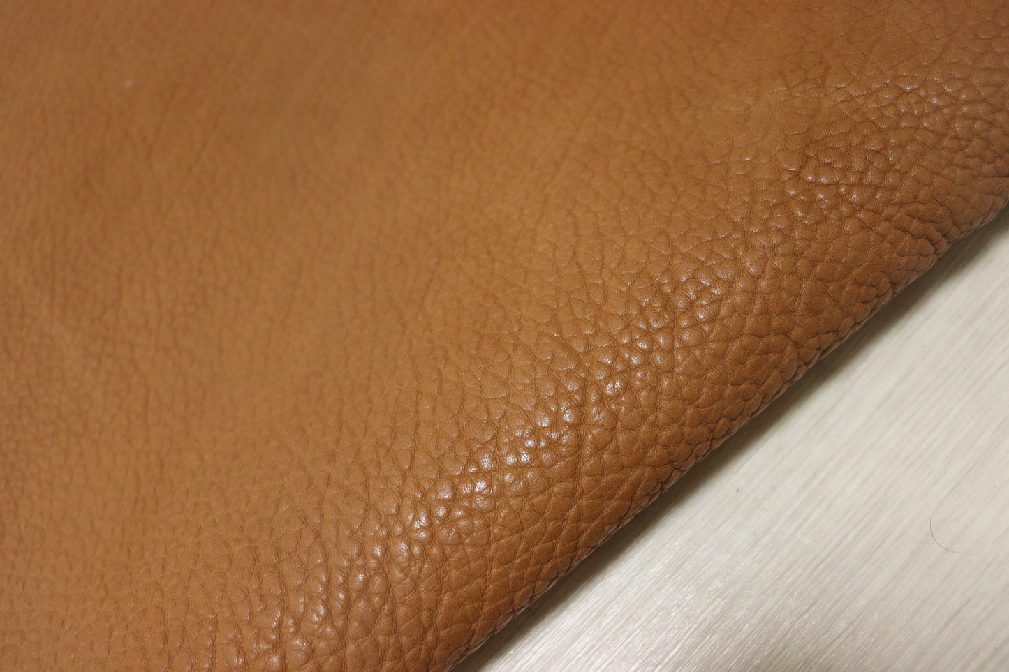 ds72円!イタリアンレザー TAN シュリンク加工 オイルヌメ ショルダー 108ds