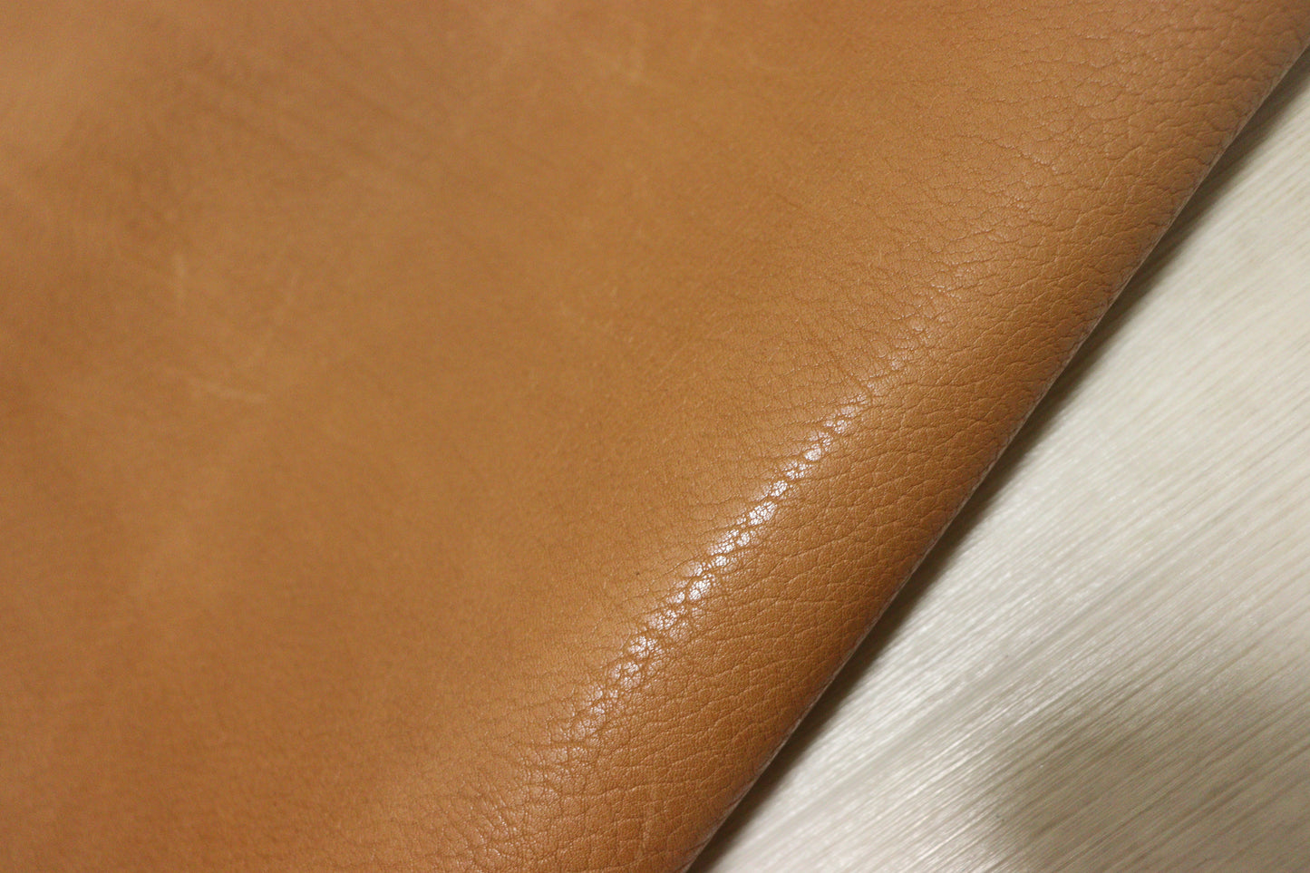 ds72円!イタリアンレザー TAN シュリンク加工 オイルヌメ ショルダー 120ds