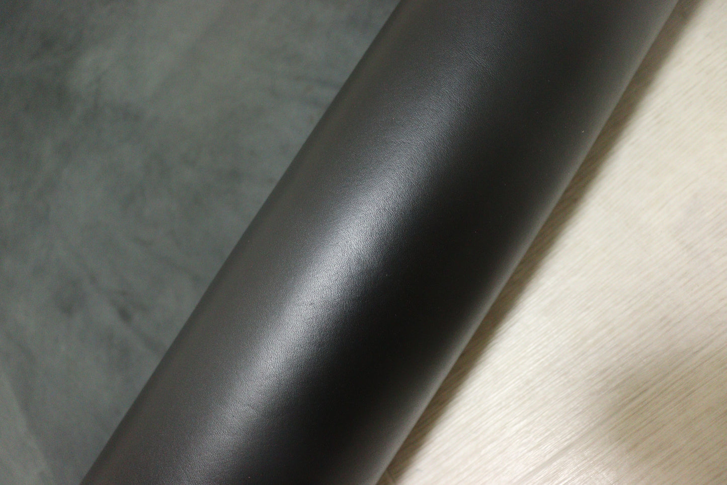 ds75円!イタリアンレザー オイルヌメ Wショルダー スムース加工 ブラック 160ds