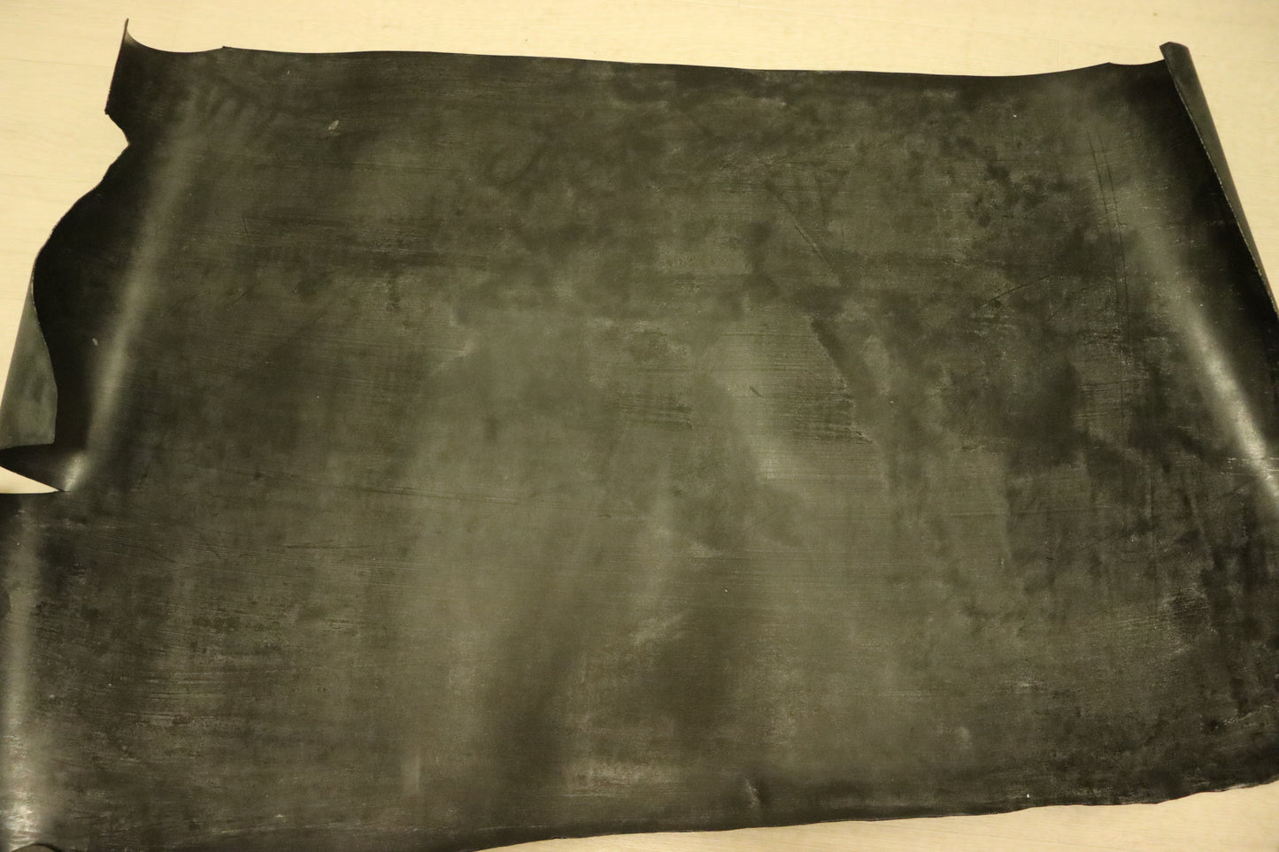 ds130円!新入荷!上質!ブライドルレザー ブラック ヌメ革 85ds