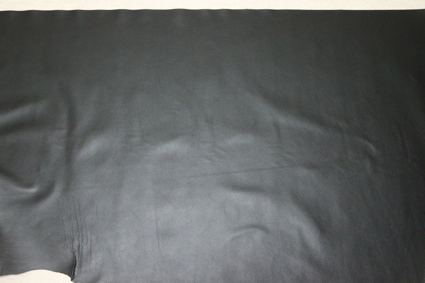 ds28円!新入荷!イタリアンレザー ブラック シュリンク加工 208ds