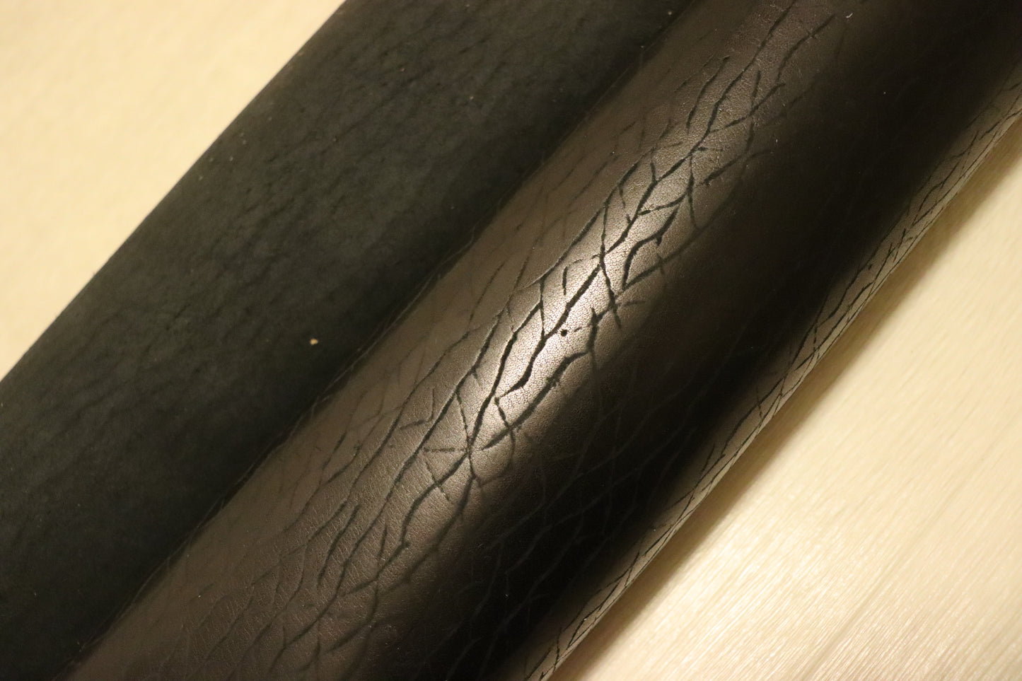 ds30円!新入荷!セミベジタブル ブラック エンボス加工 220ds