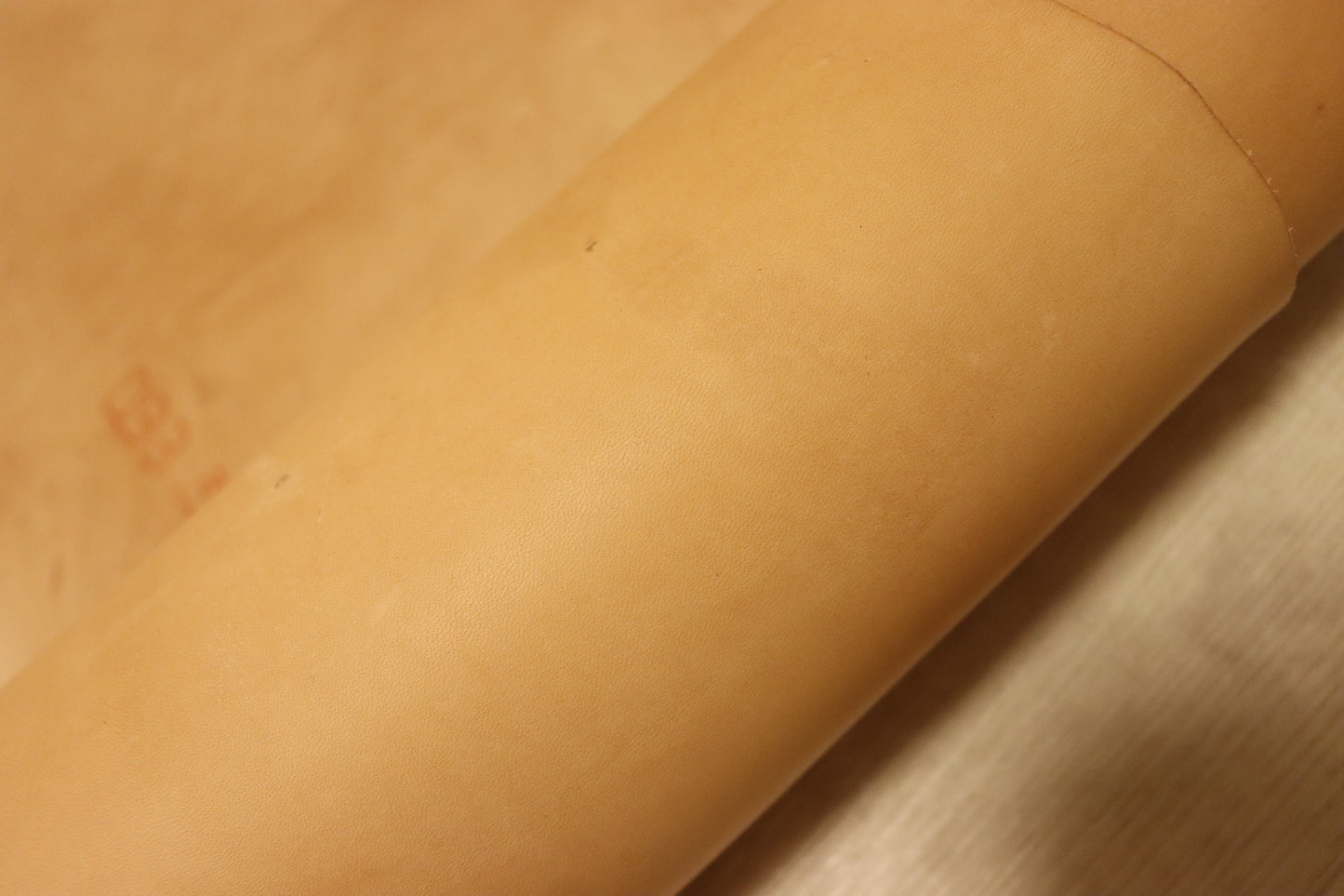 ds55円!新入荷 イタリアンレザー ピットなめし ベリー 生成り ヌメ革 93ds