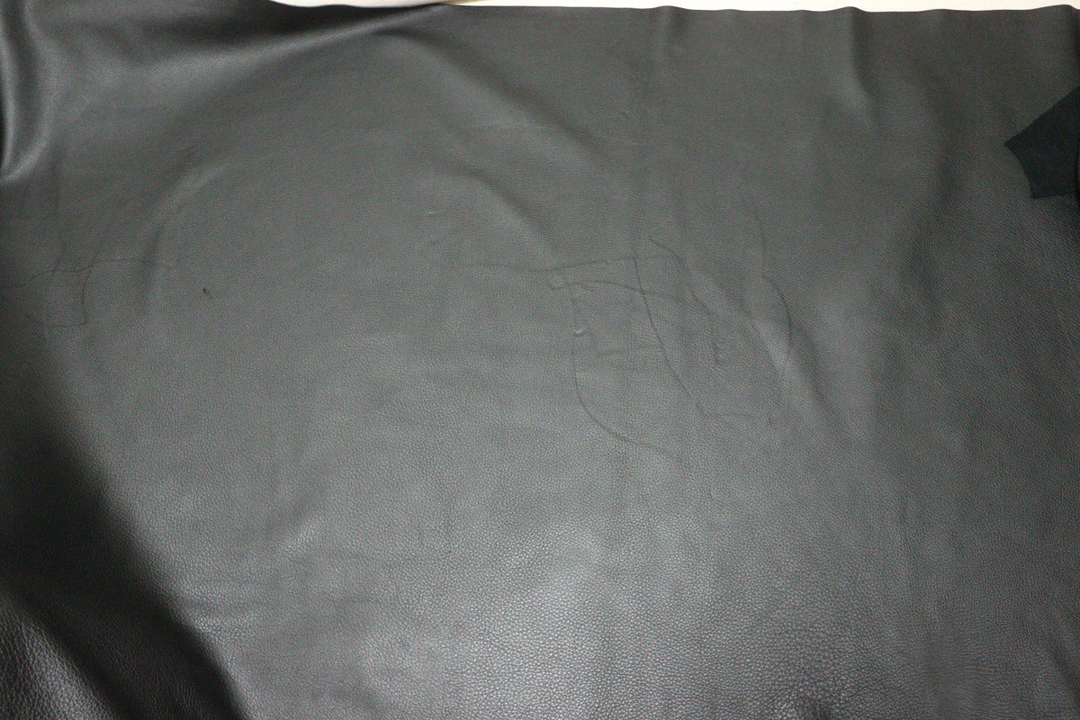 ds28円!新入荷!イタリアンレザー もちもち シュリンク加工 300ds