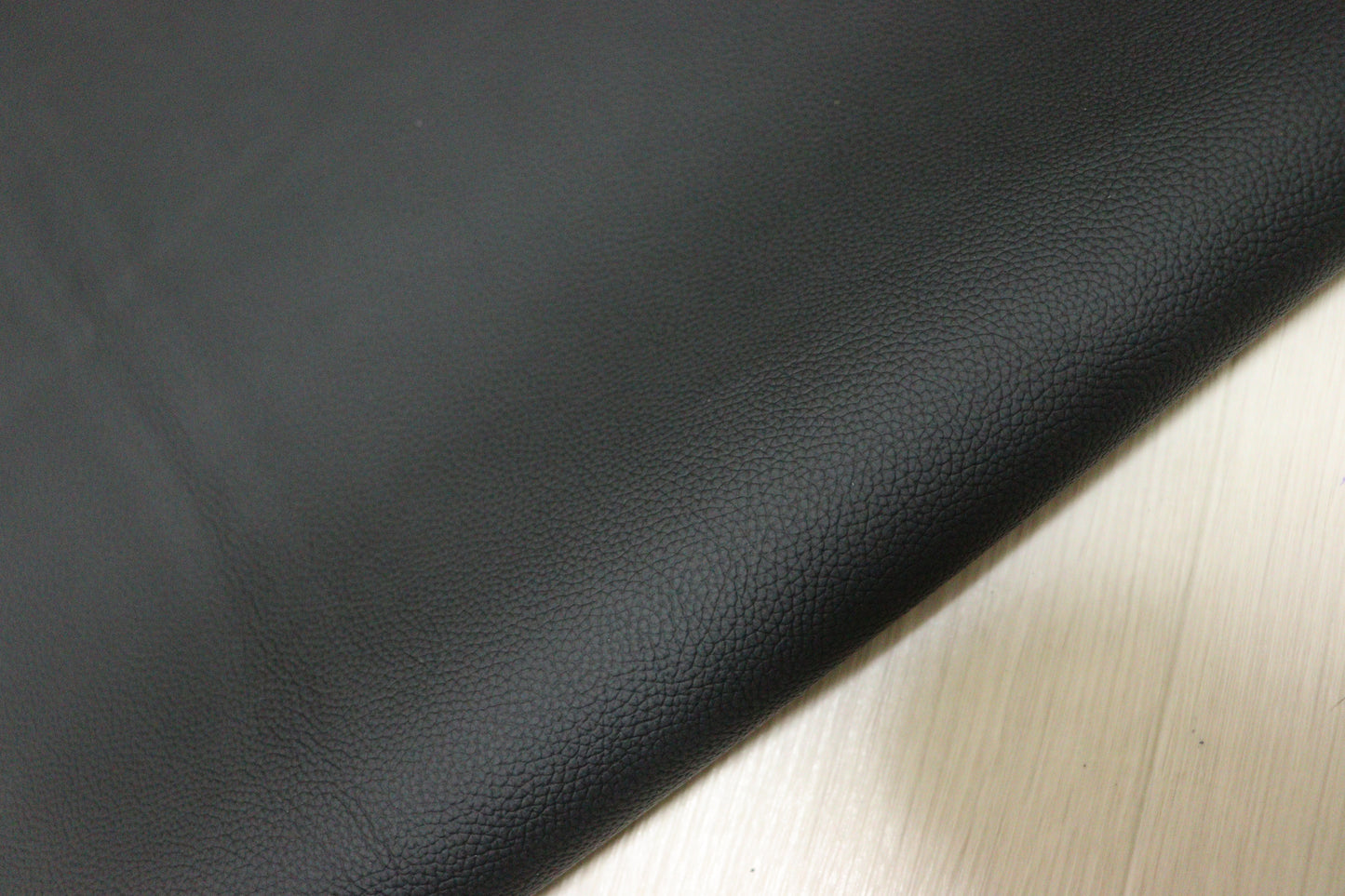 ds28円!新入荷!イタリアンレザー ブラック シュリンク加工 230ds
