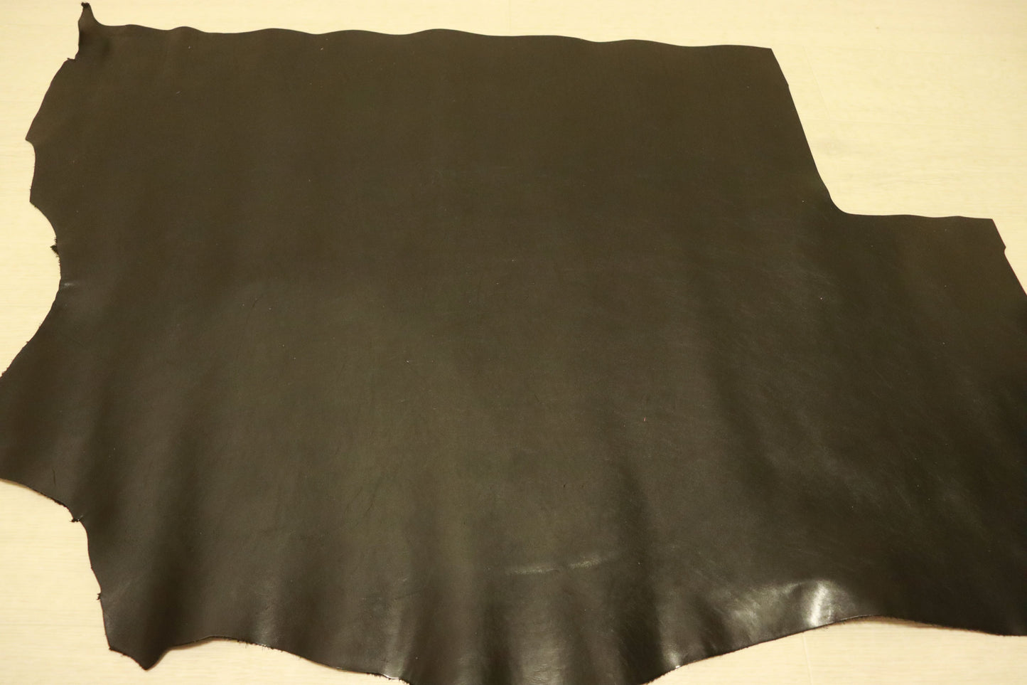 ds85円!新入荷!バダラッシカルロ社 ナッパCP ブラック ショルダー ヌメ革 ブラック 55ds ハギレ