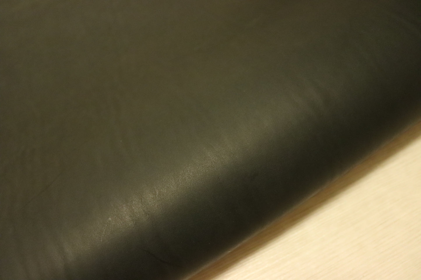 ds75円!イタリアンレザー 上質 オイルヌメ ブラック ショルダー 145ds