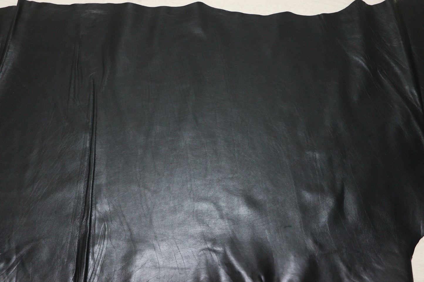 ds45円!イタリアンレザー オイルヌメ ブラック 染料仕上げ 200ds