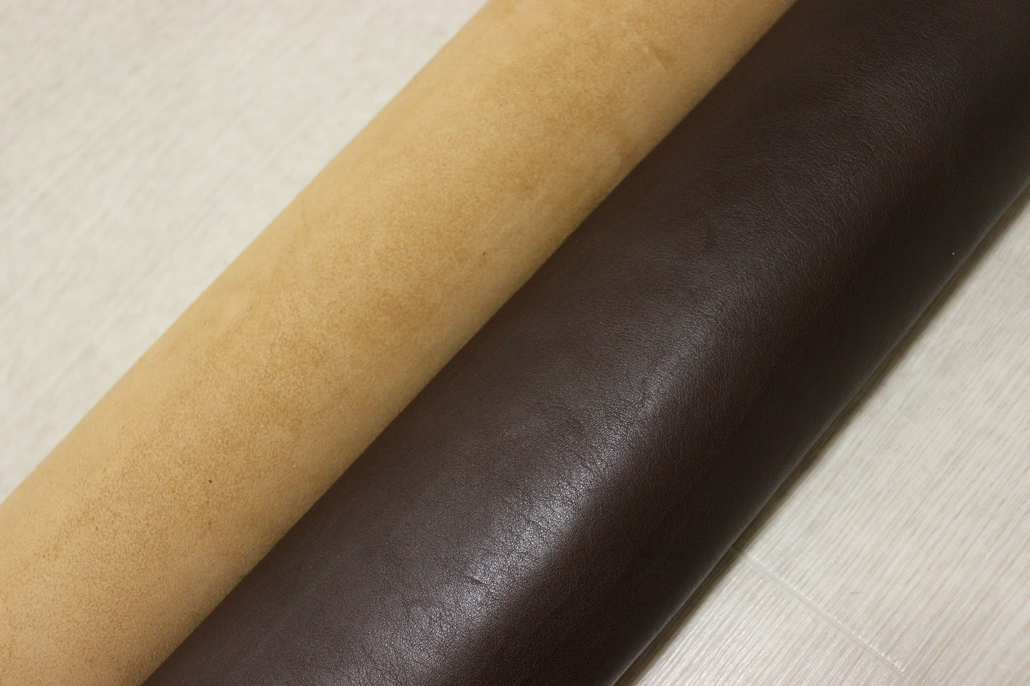 ds50円!イタリアンレザー オイルヌメ ダークブラウン スムース加工 200ds